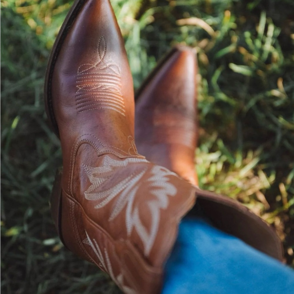Tecovas The Sadie Cowgirl Boot in Rustic Brown Size 8B
